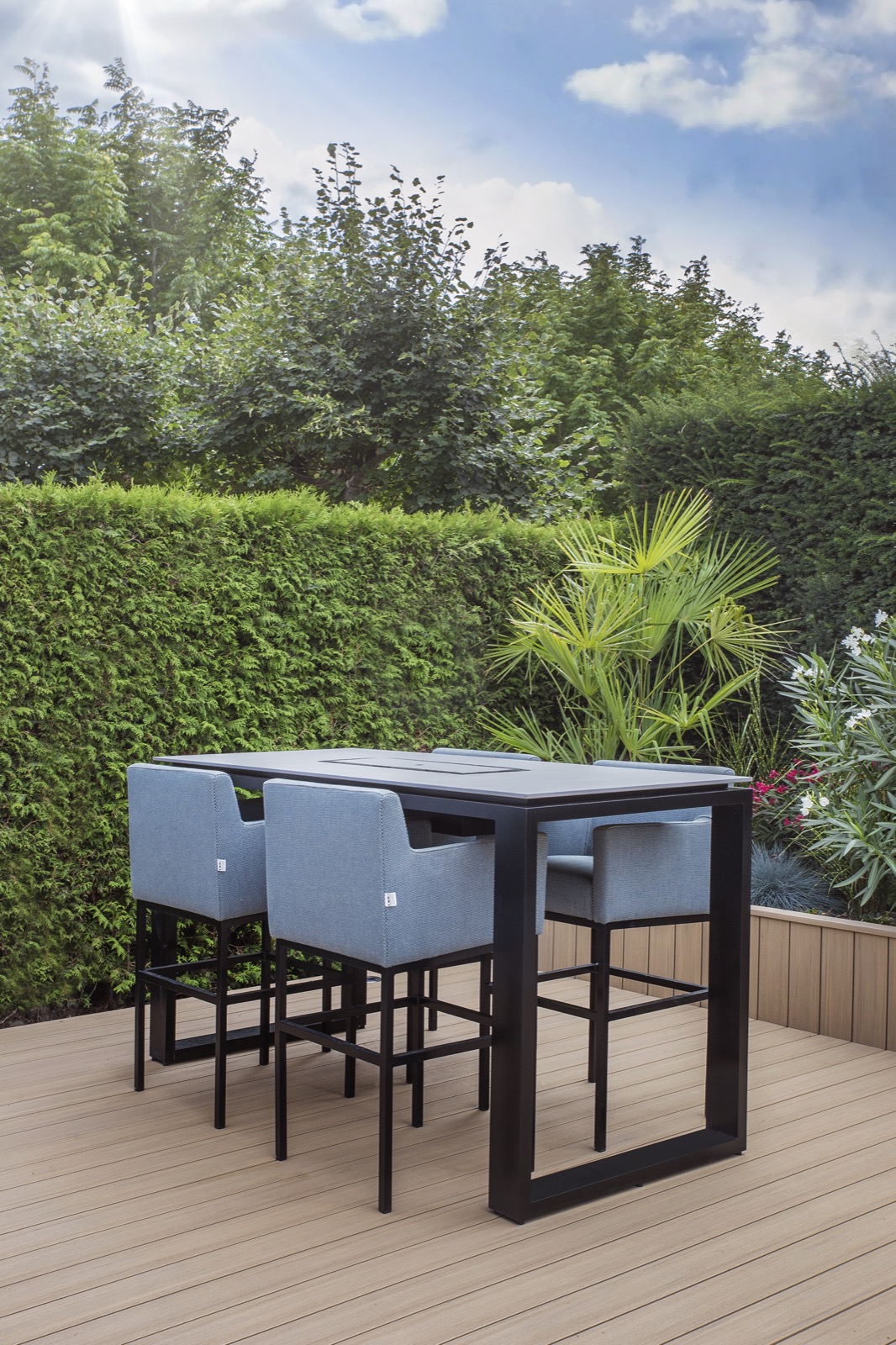 luxe buitentafel met stoelen