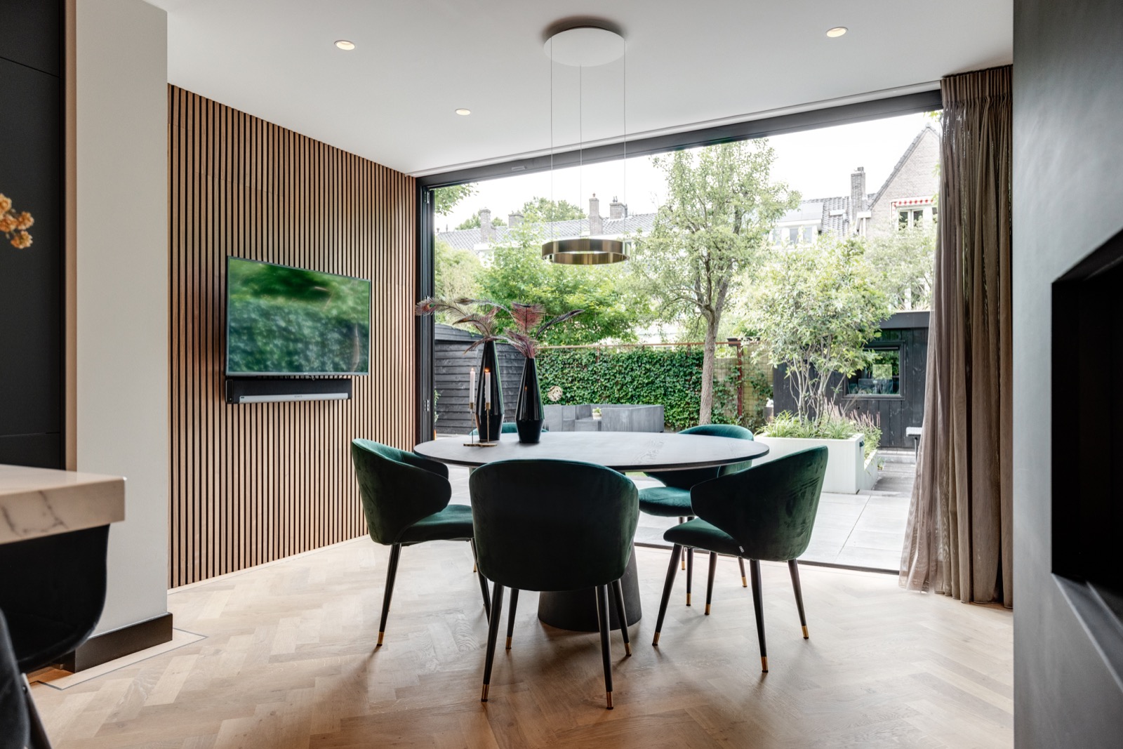eetkamer met luxe pui