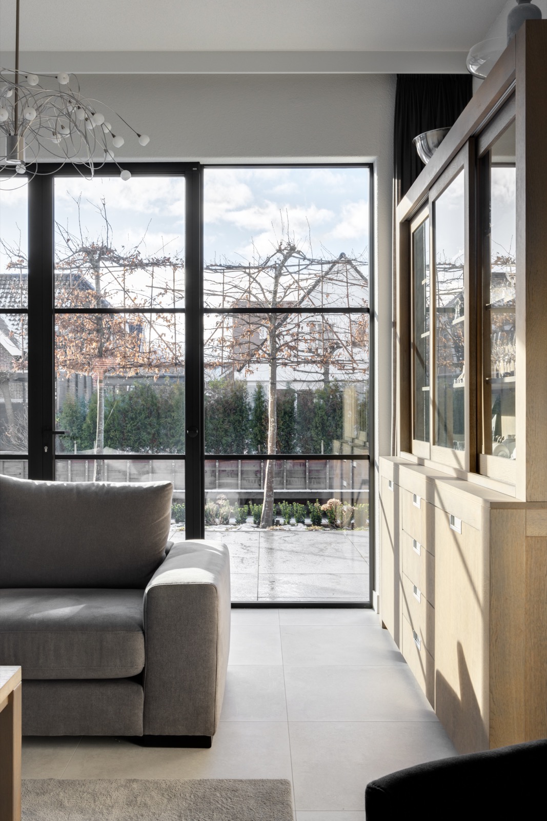 interieur met luxe stalen deuren