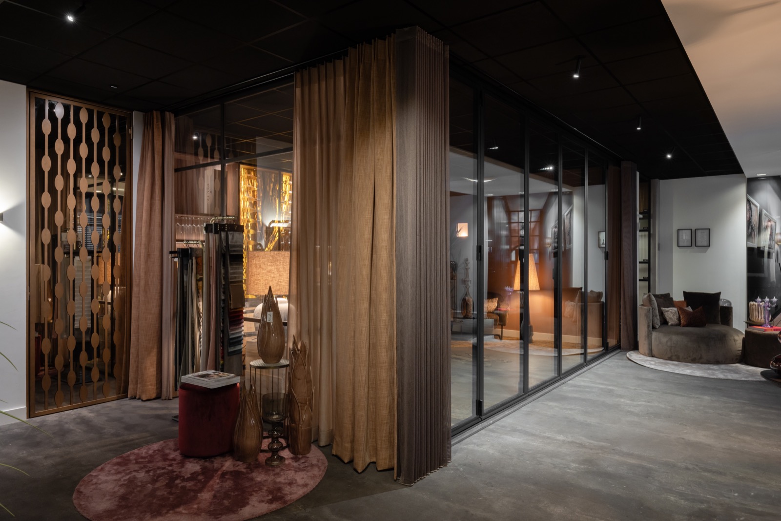 showroom met stalen binnenpui