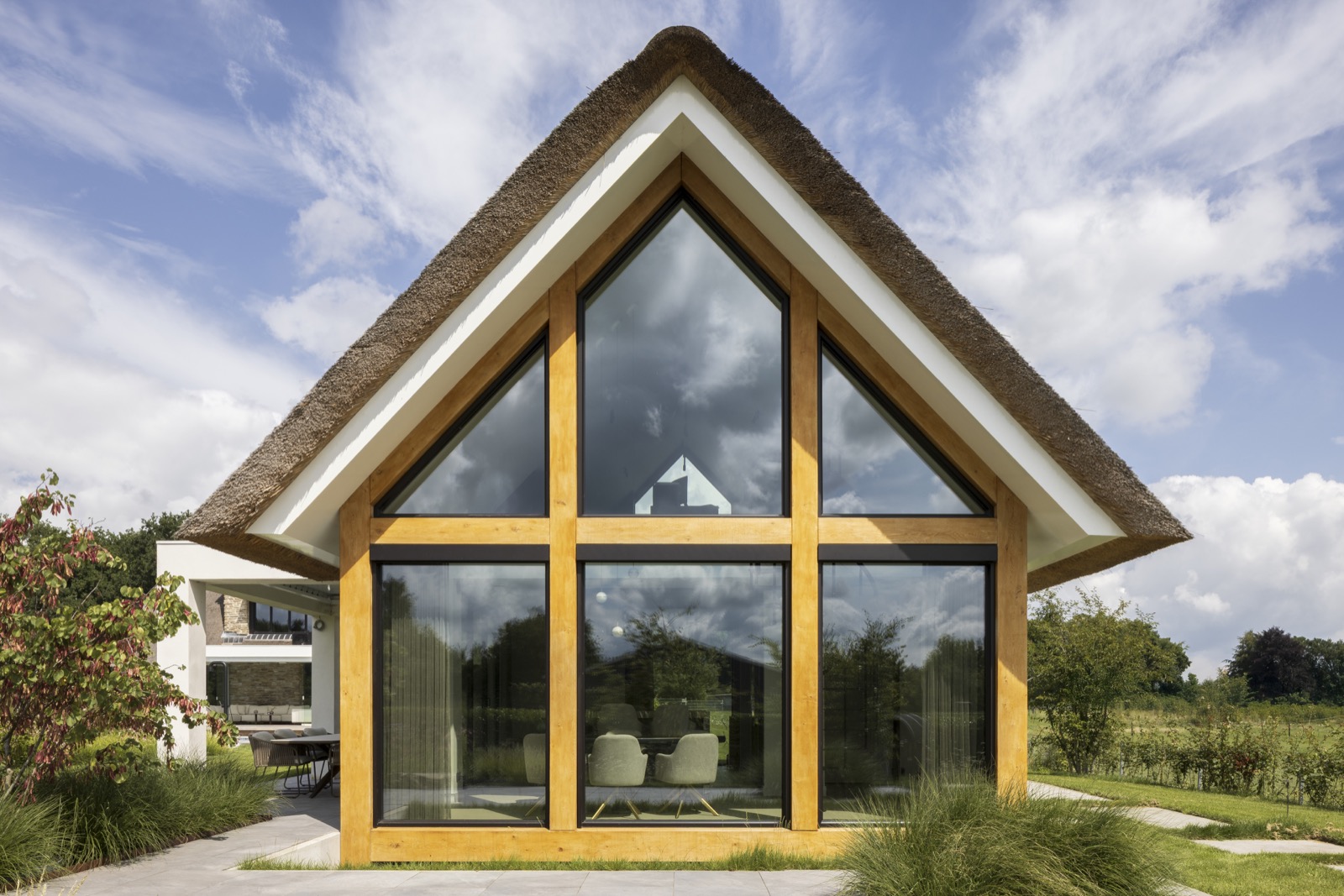 luxe villa met stalen kozijnen