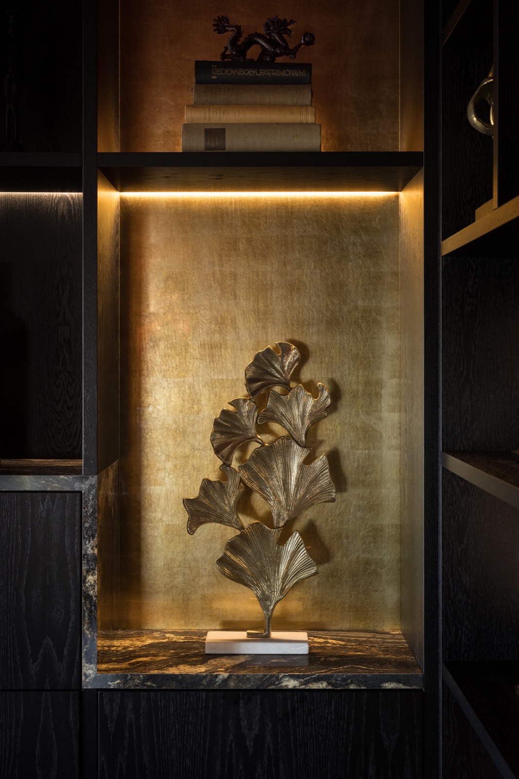 kast met luxe accessoires