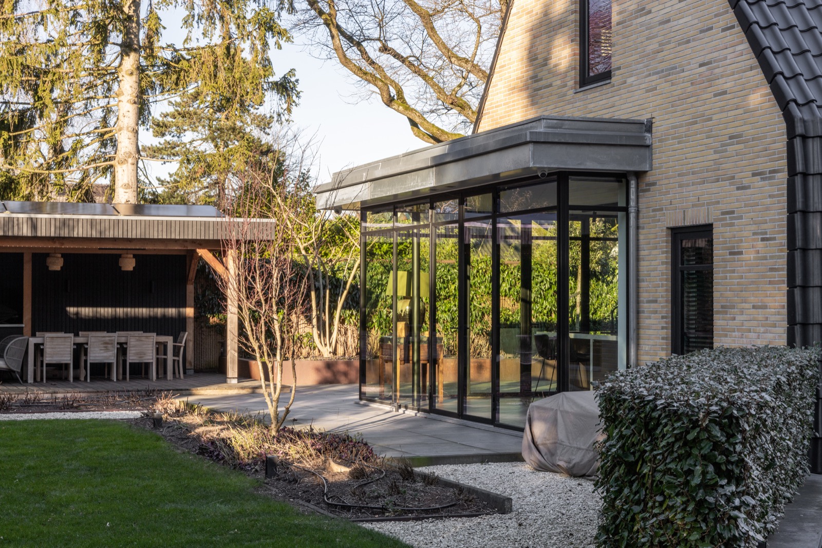 villa met stalen puien