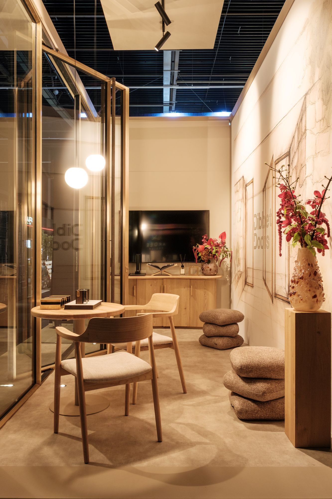 interieur met stalen deuren