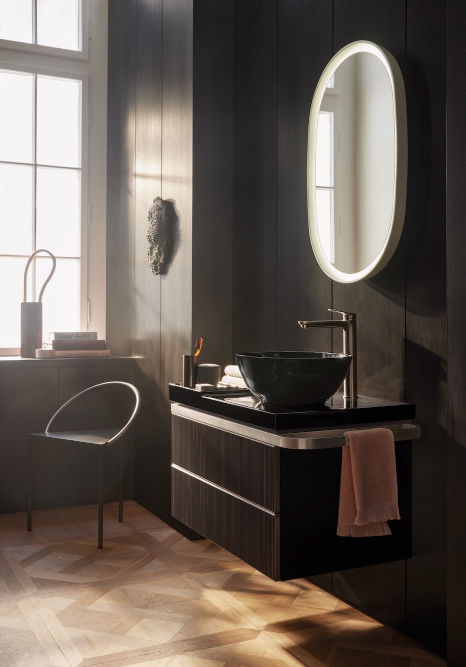 houten afwerking in badkamer