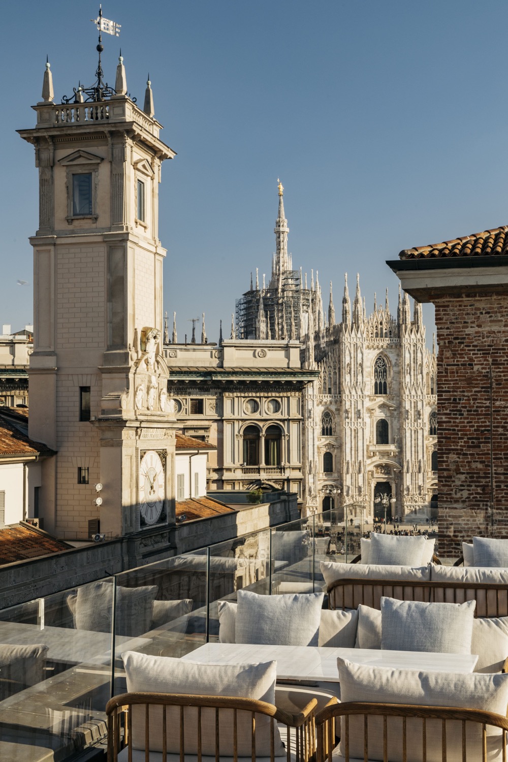 rooftop restaurant hotel