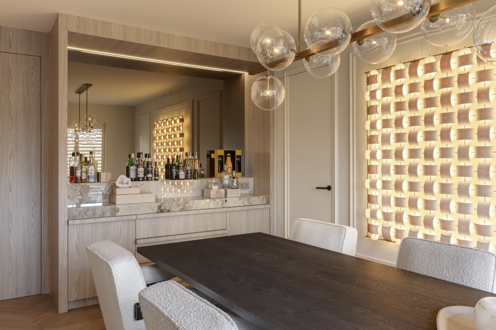 luxe eettafel met stoelen