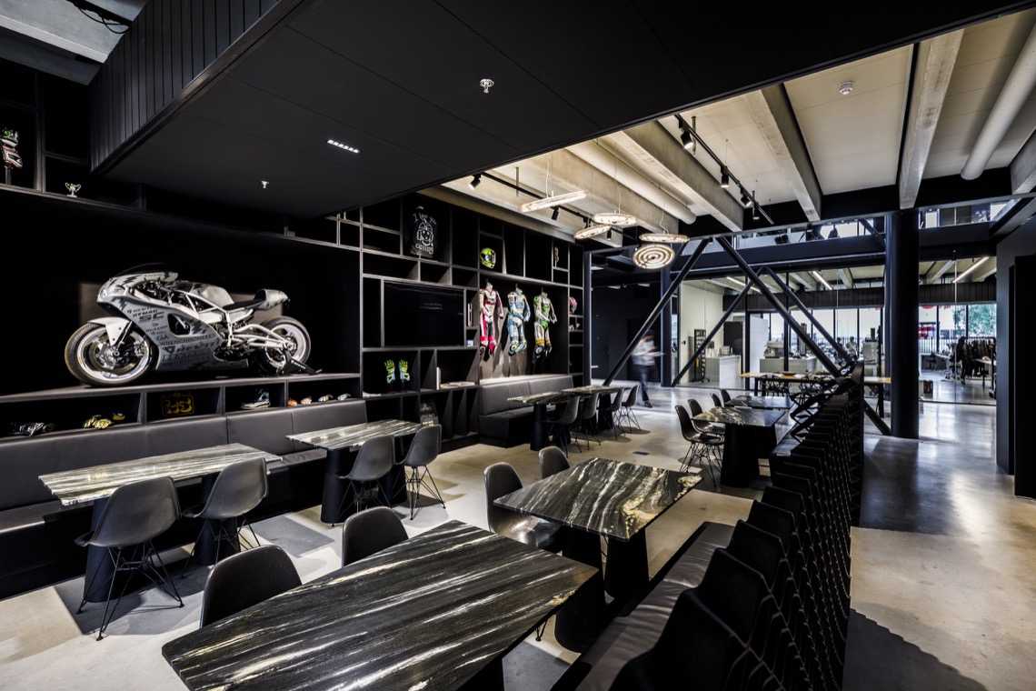 showroom motorkleding
