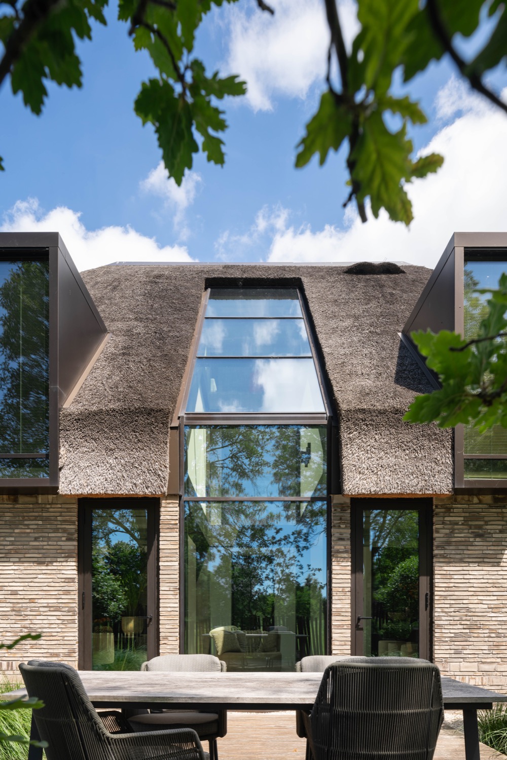 grote raampartij in villa