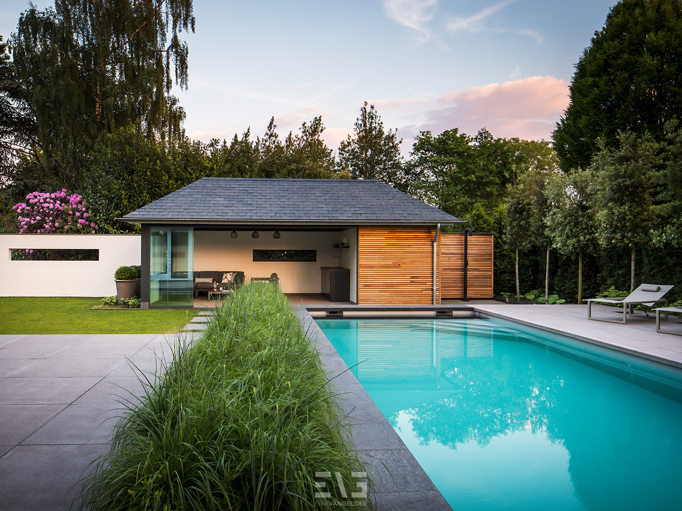 poolhouse