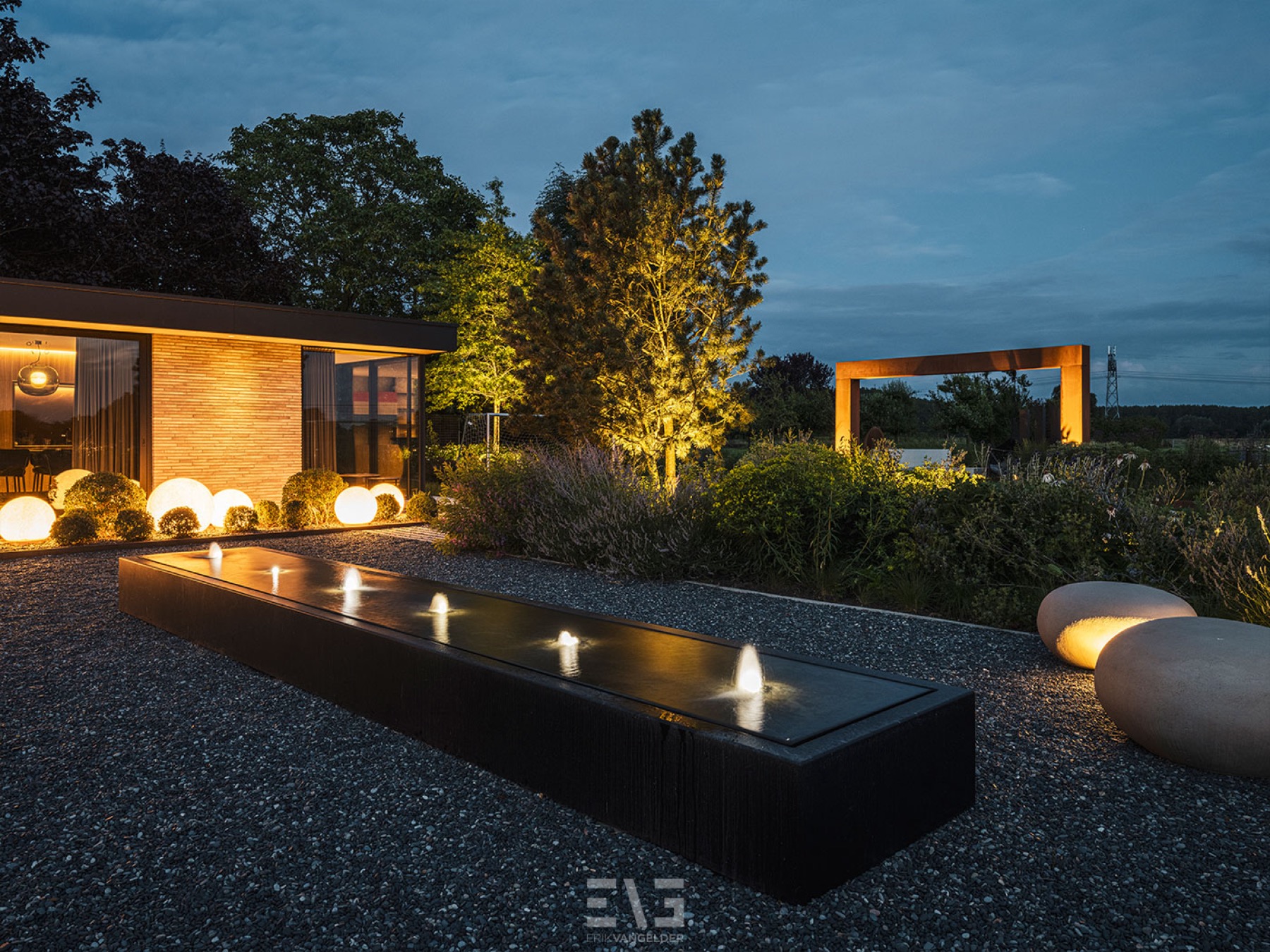 tuin met luxe vijver