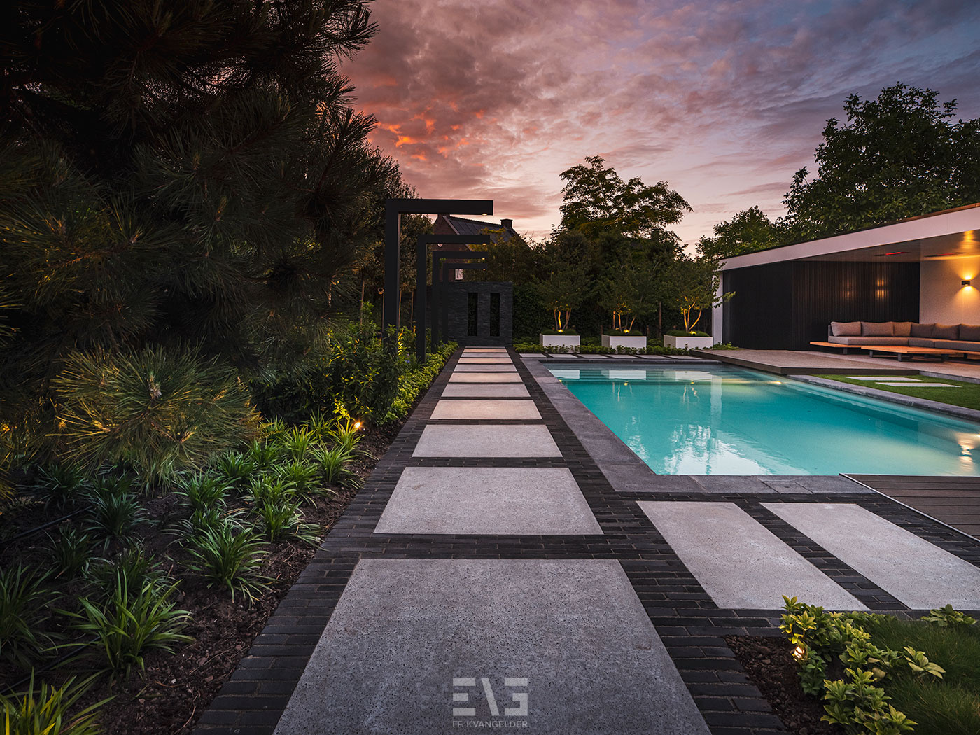tuinpad in luxe tuin