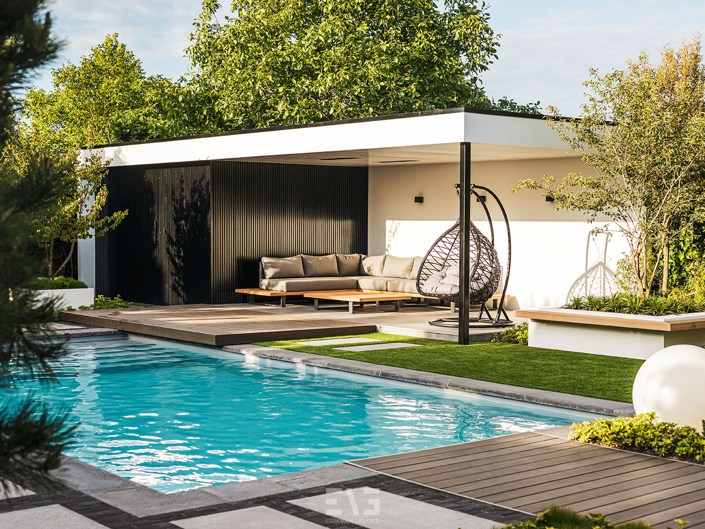 luxe poolhouse