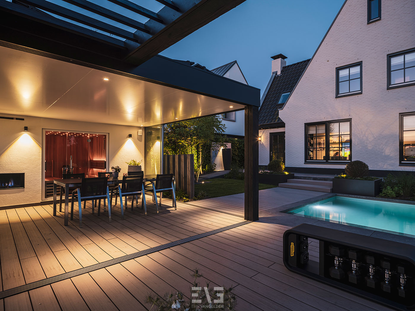 eethoek in tuin