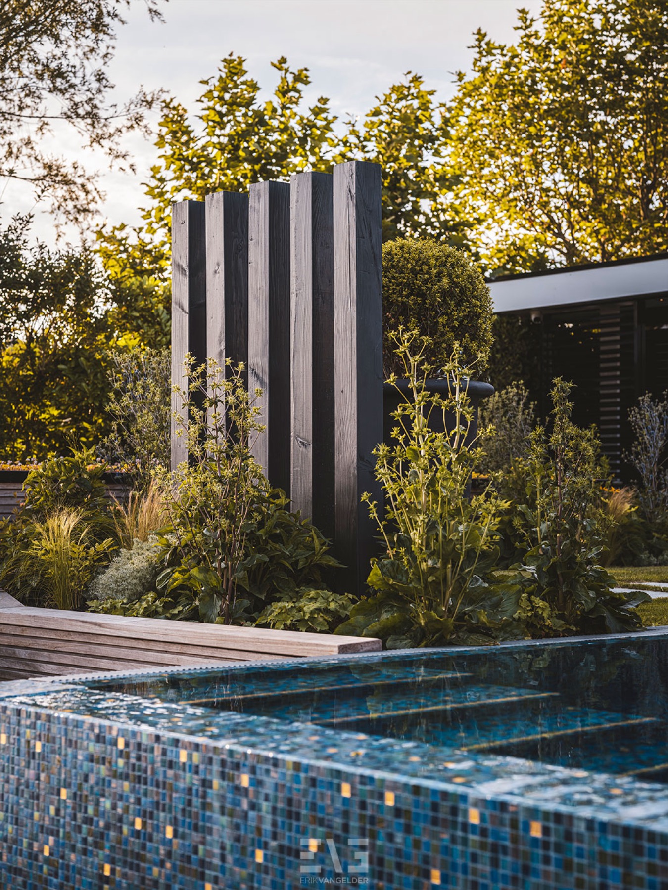 luxe tuin met wellness