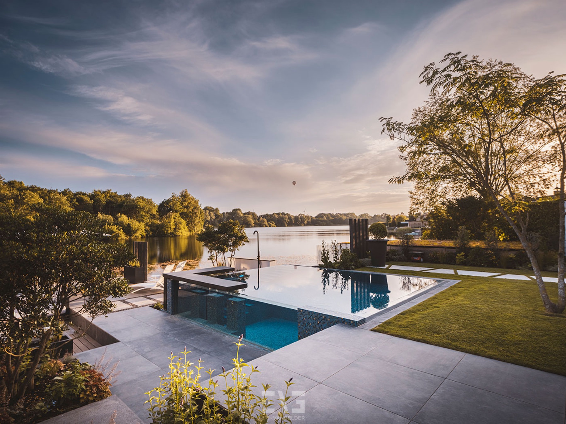 luxe tuin met utizicht