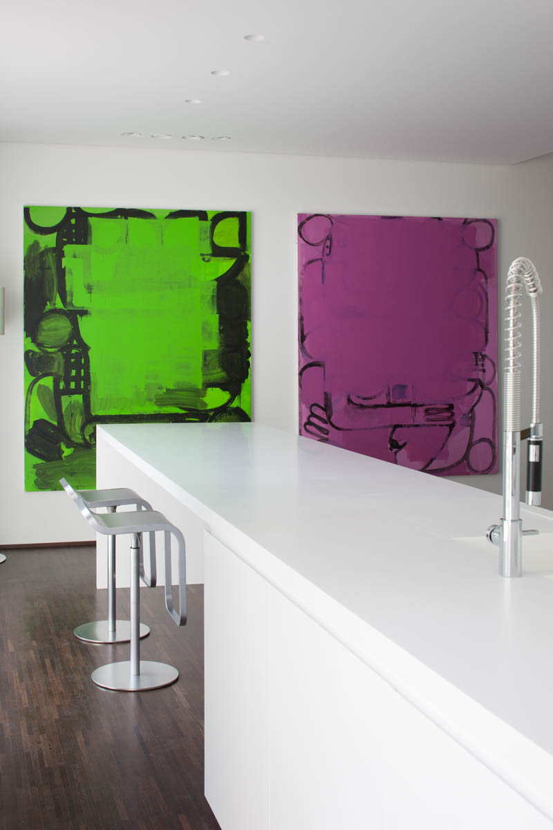 moderne keuken met kunst
