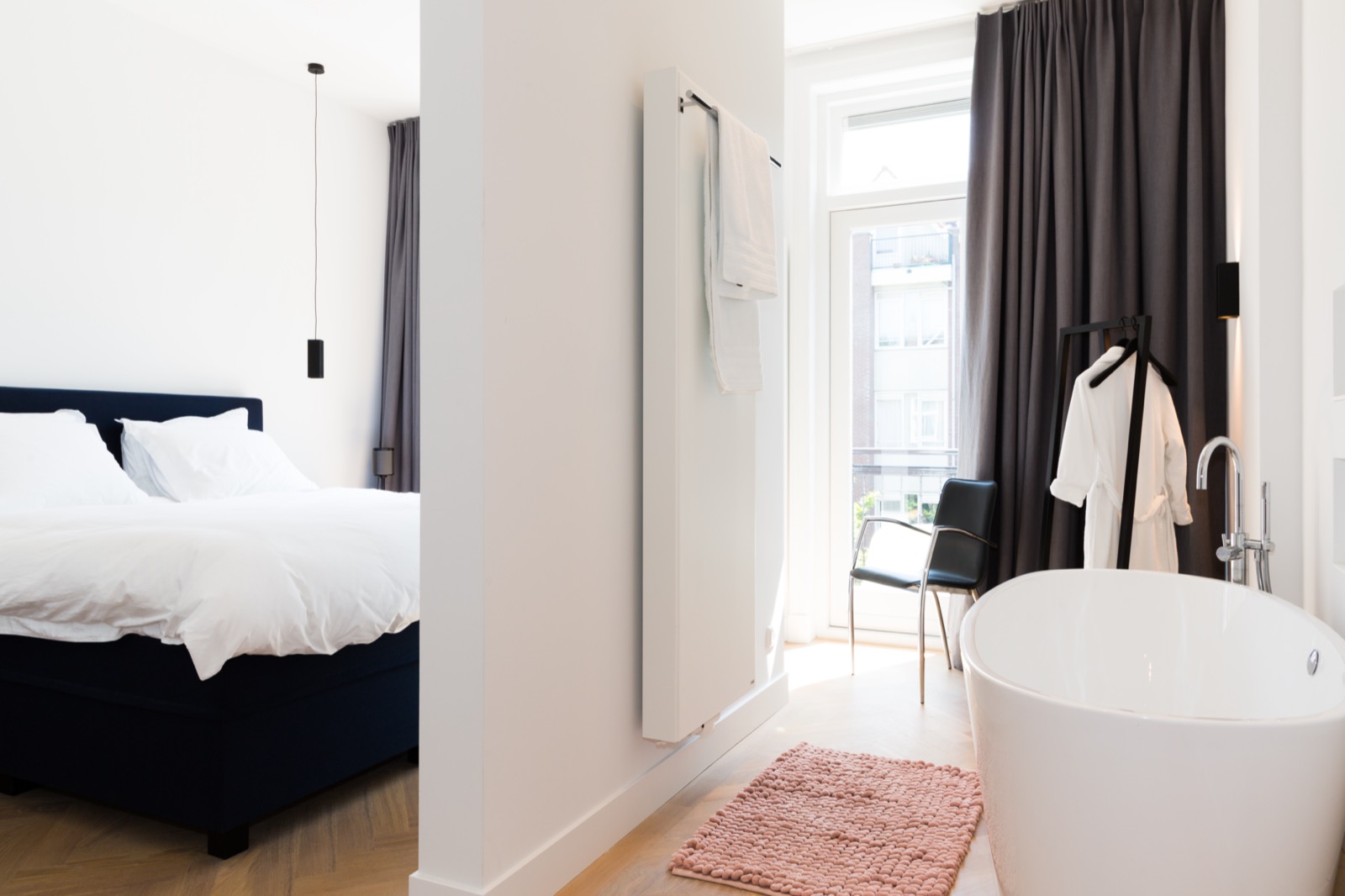 luxe slaapkamer met badkamer ensuite