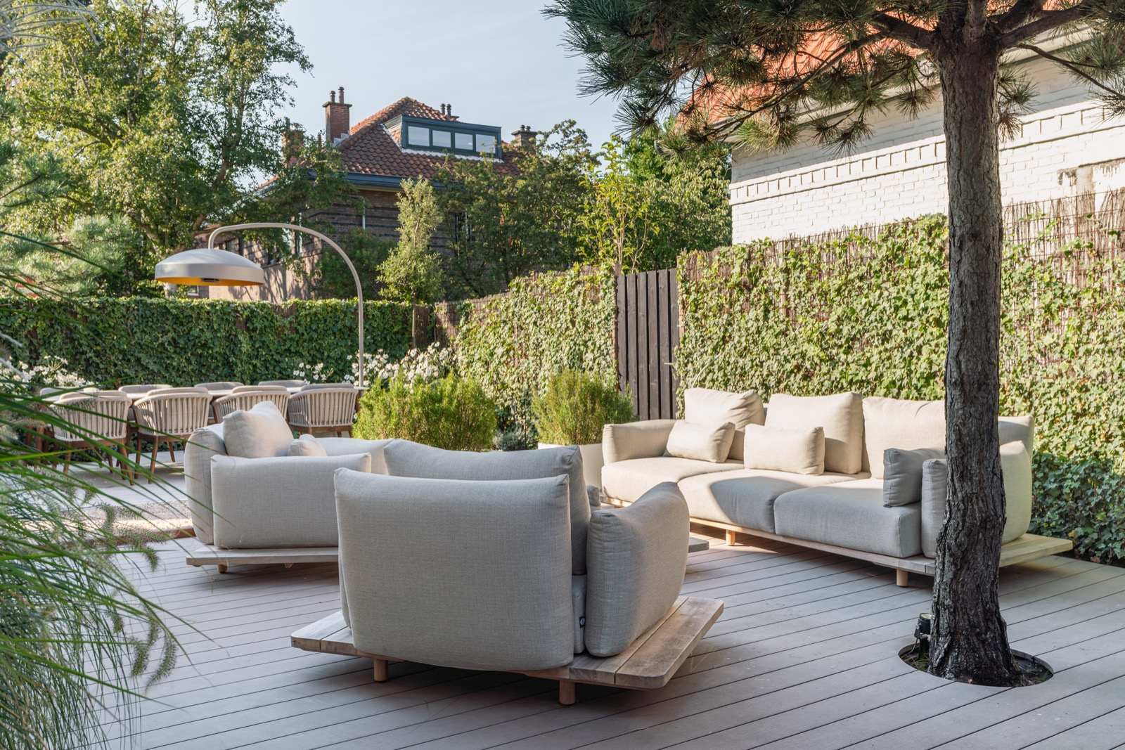 tuin met luxe loungemeubels