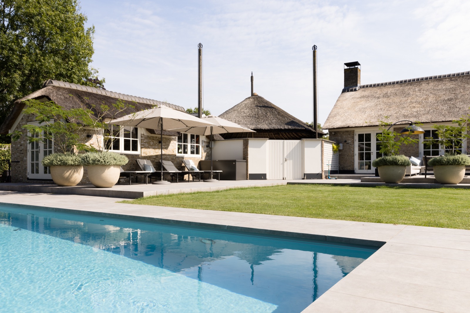 gerenoveerd woonhuis met luxe tuin