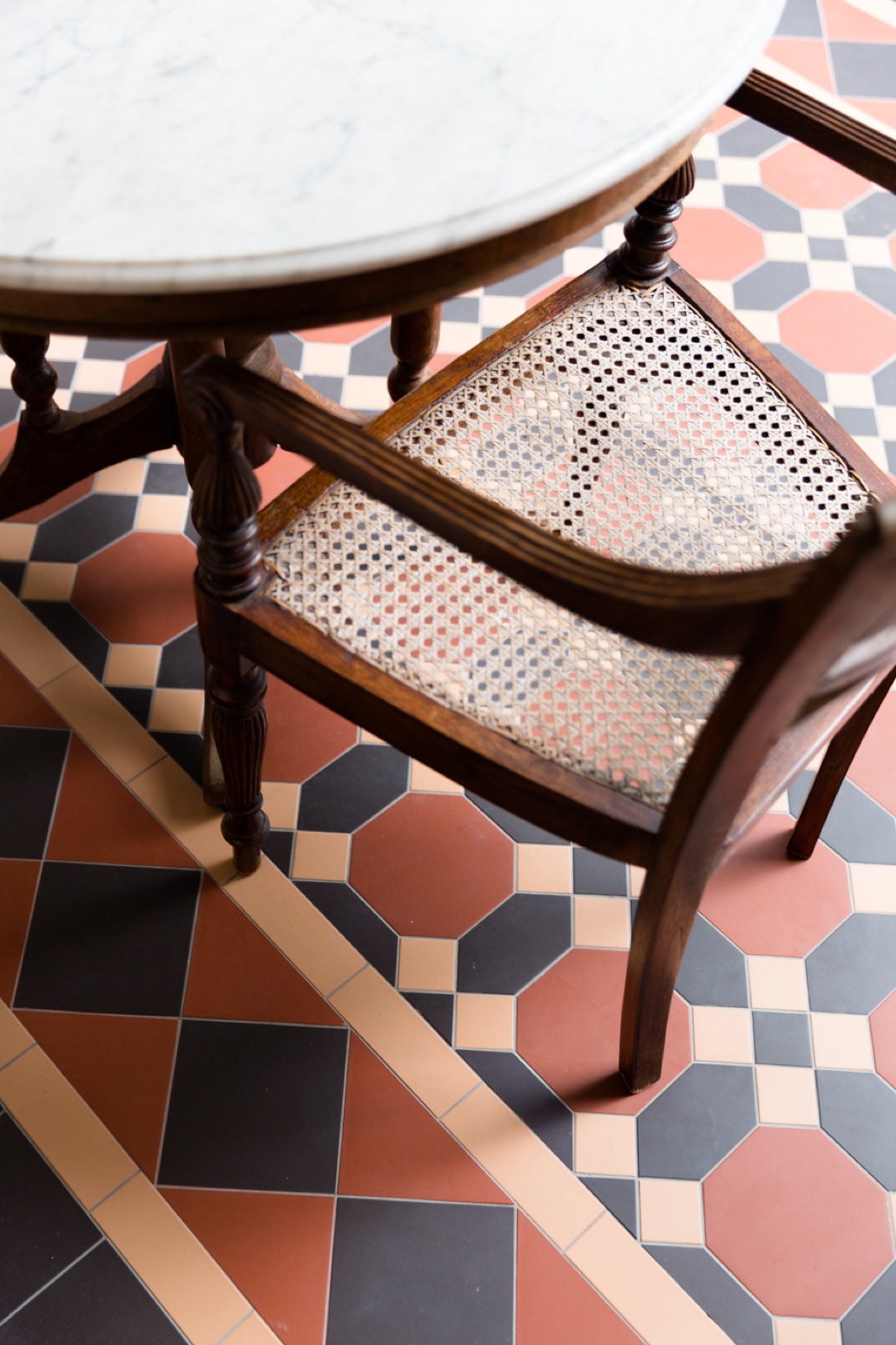 terras met luxe vloertegels