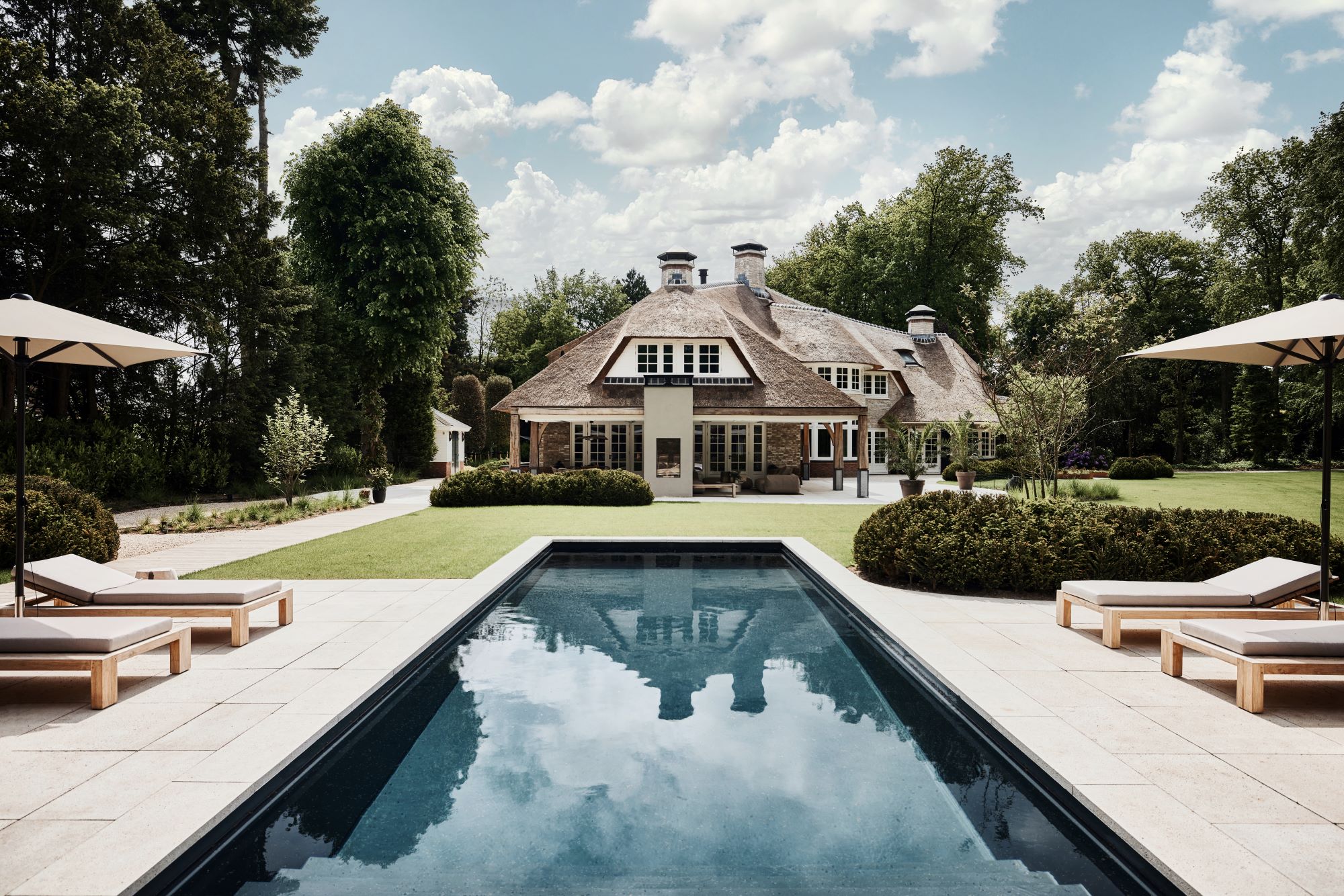 Luxe villa met poolhouse