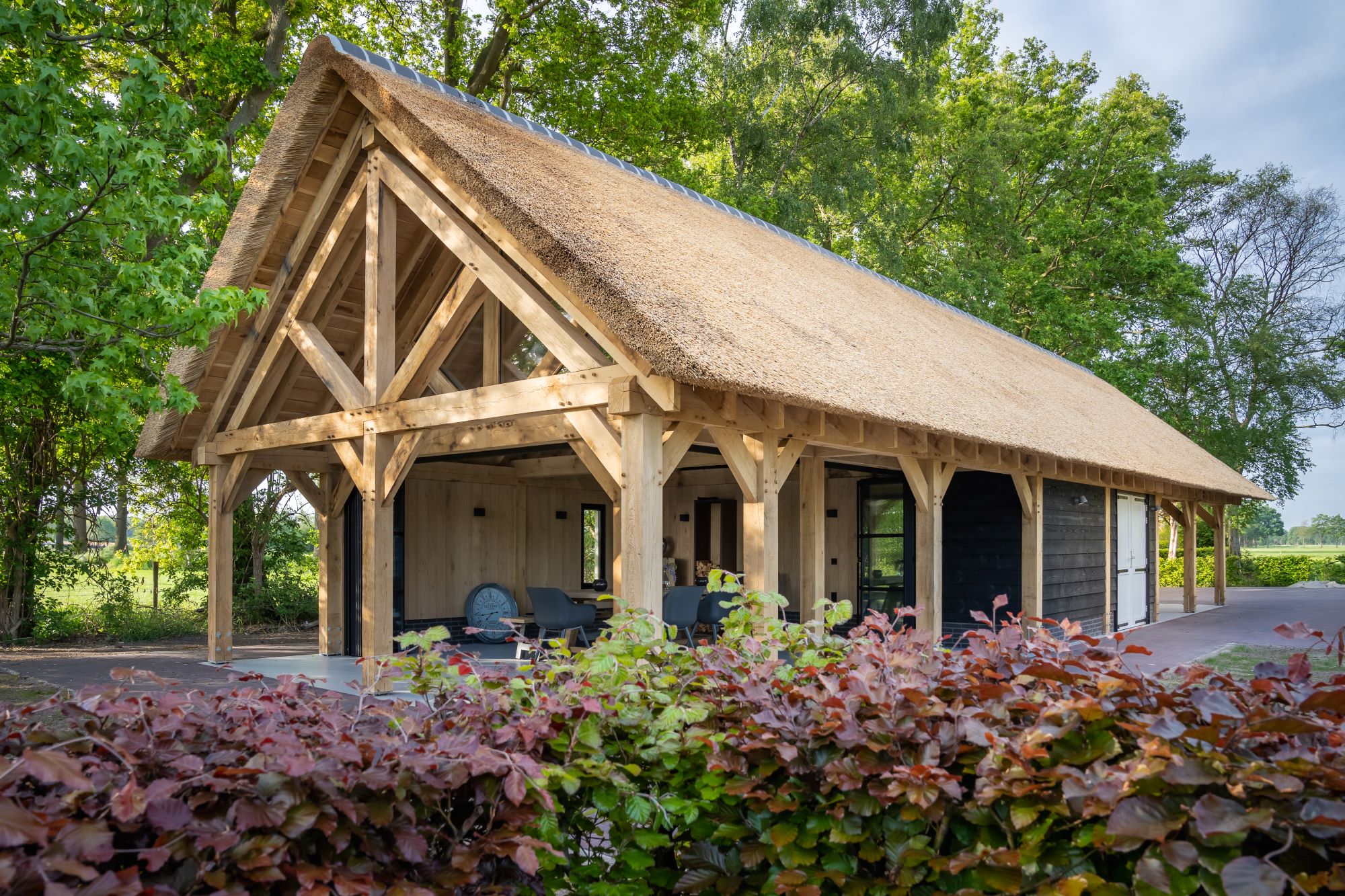luxe houten bijgebouw