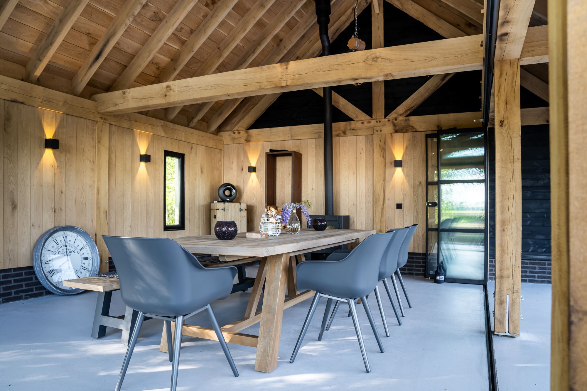 interieur houten bijgebouw