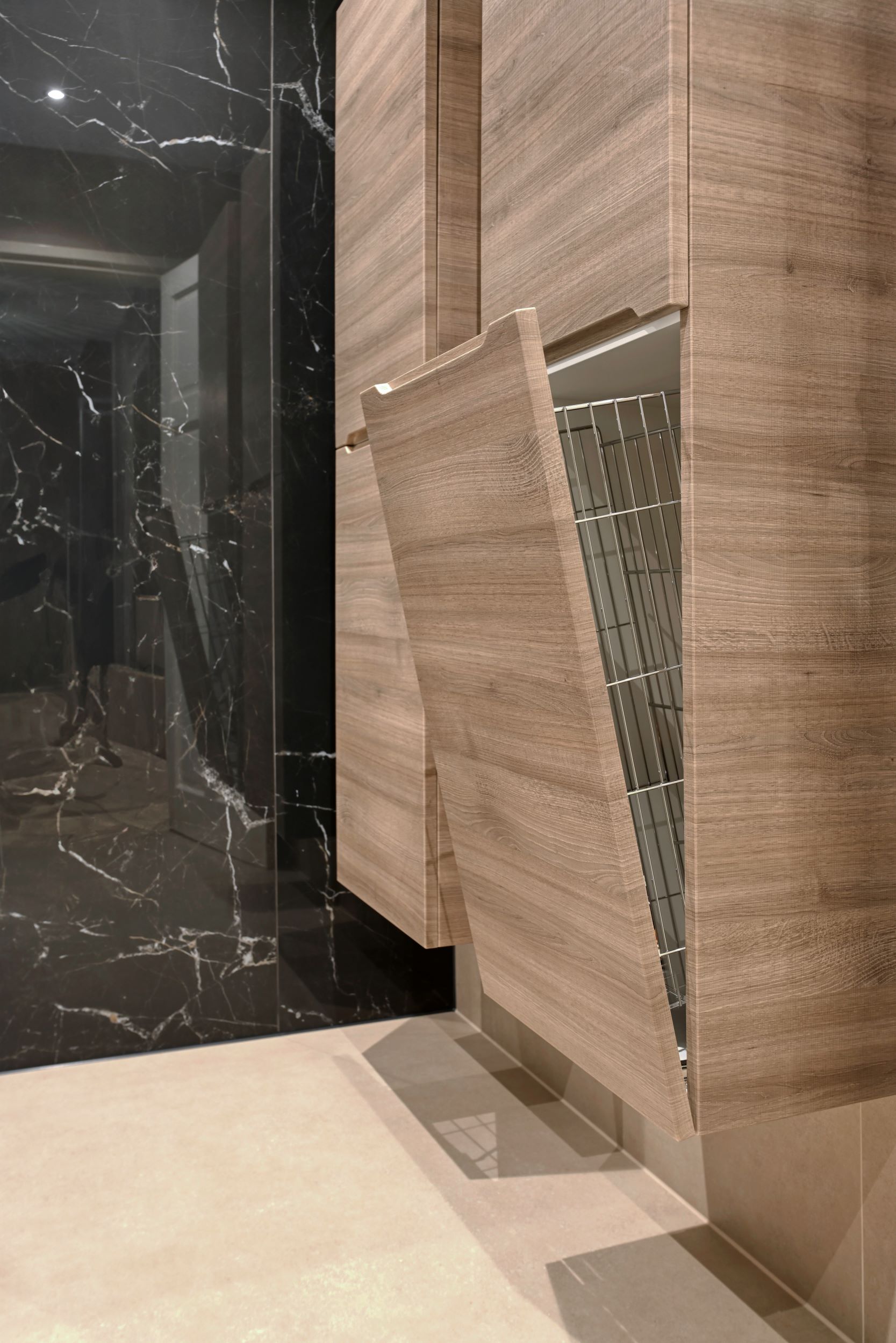 luxe kast met tegelvloer