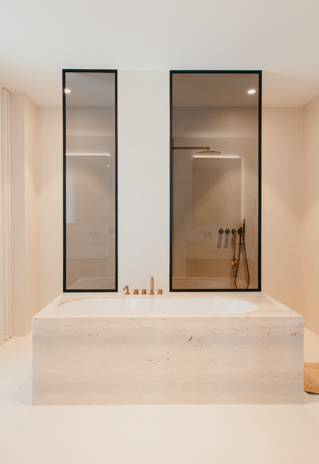 Luxe wandafwerking badkamer