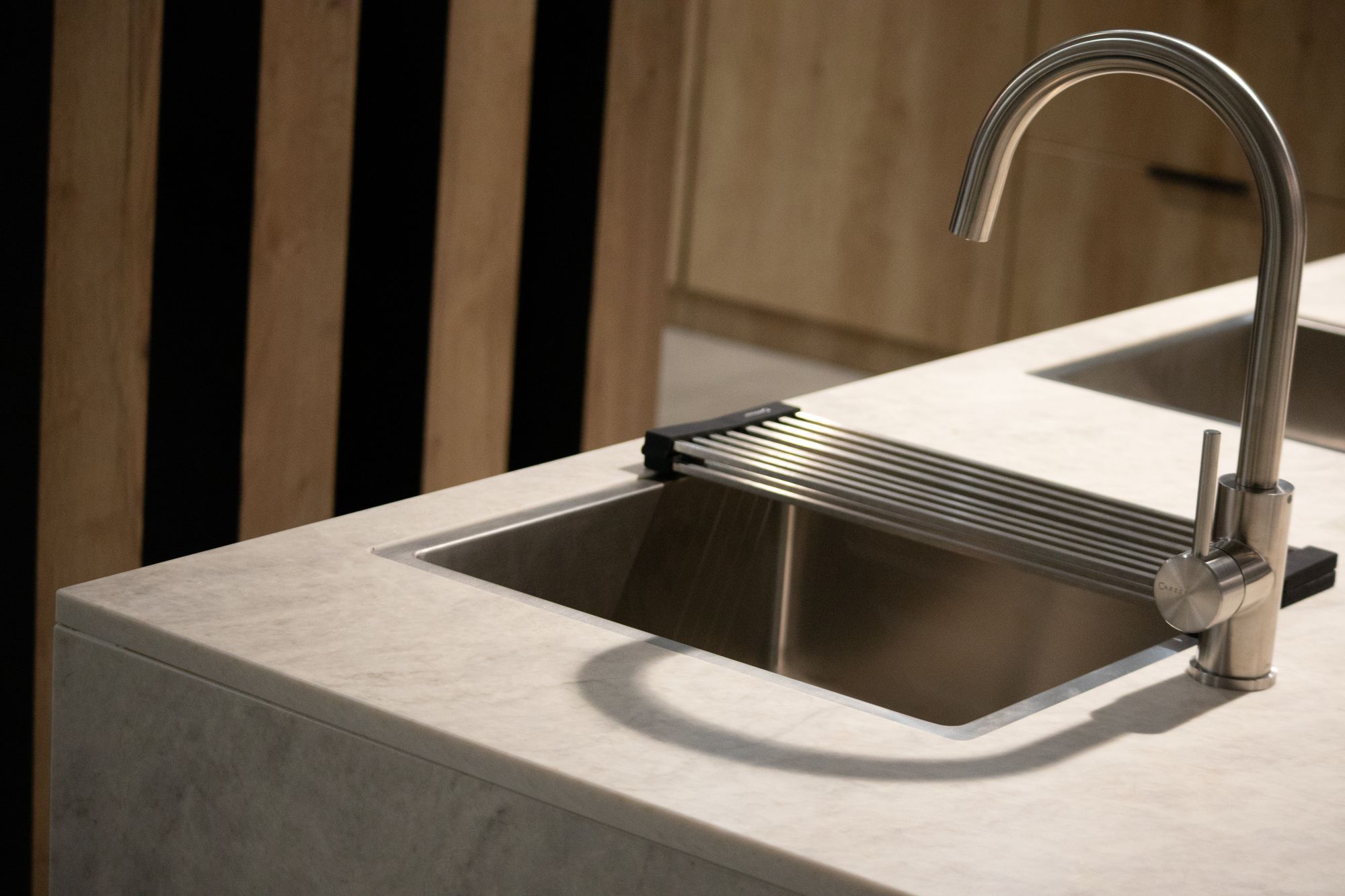 zilveren keukenkraan