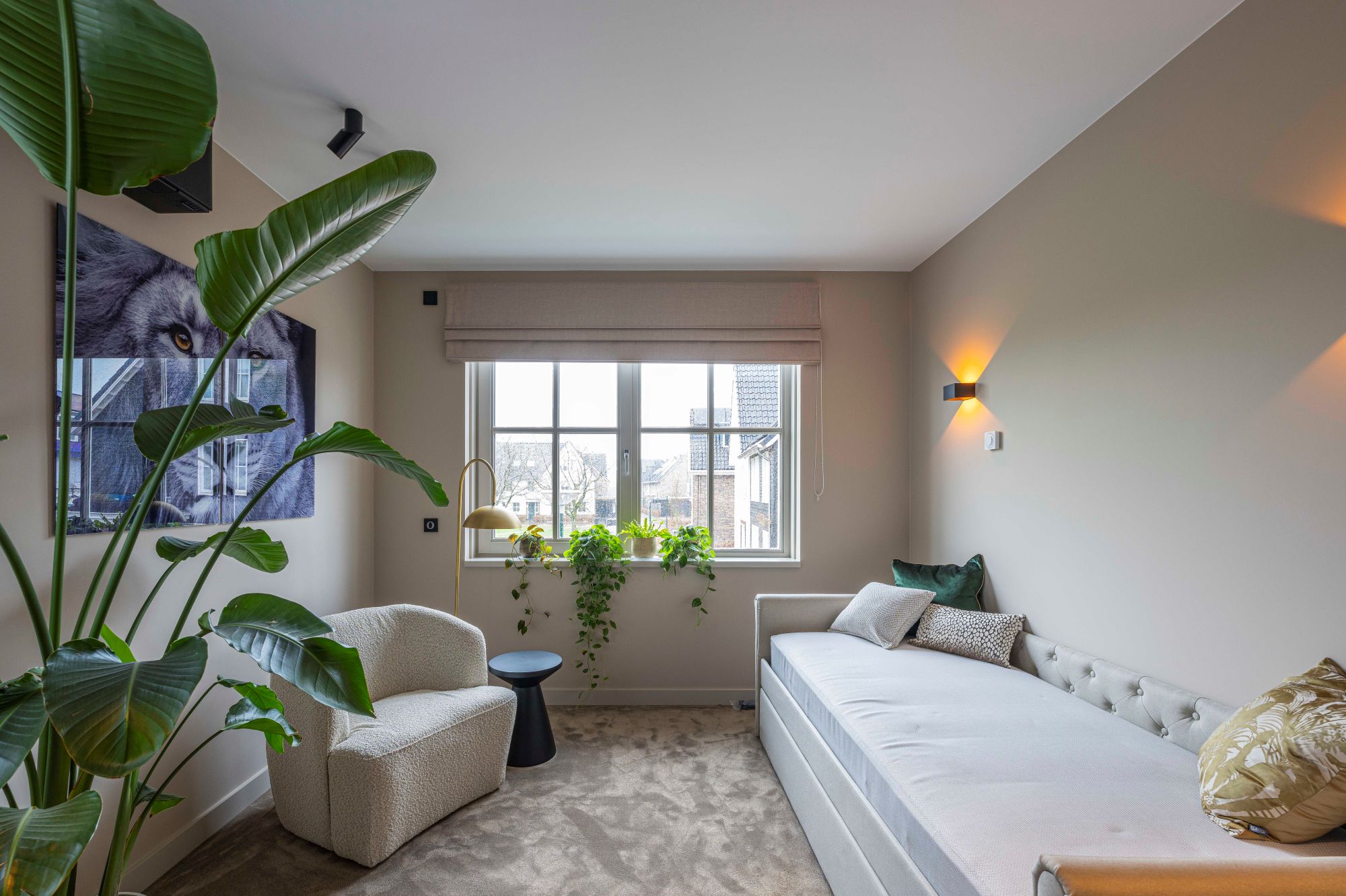 slaapkamer met luxe verlichting