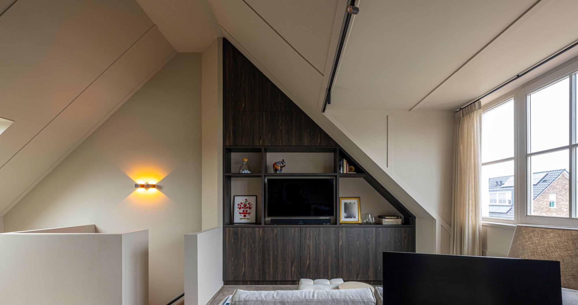 werkkamer met wandverlichting