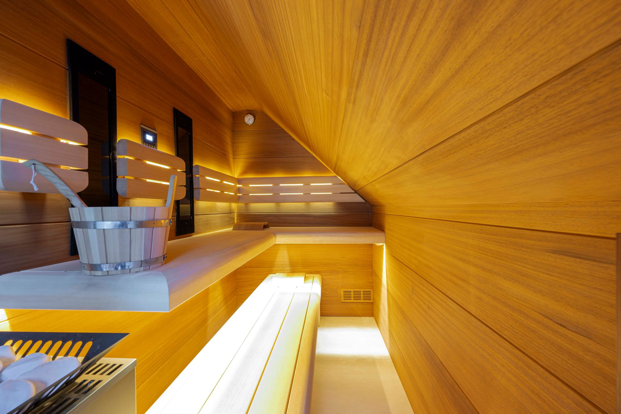 luxe sauna met verlichting