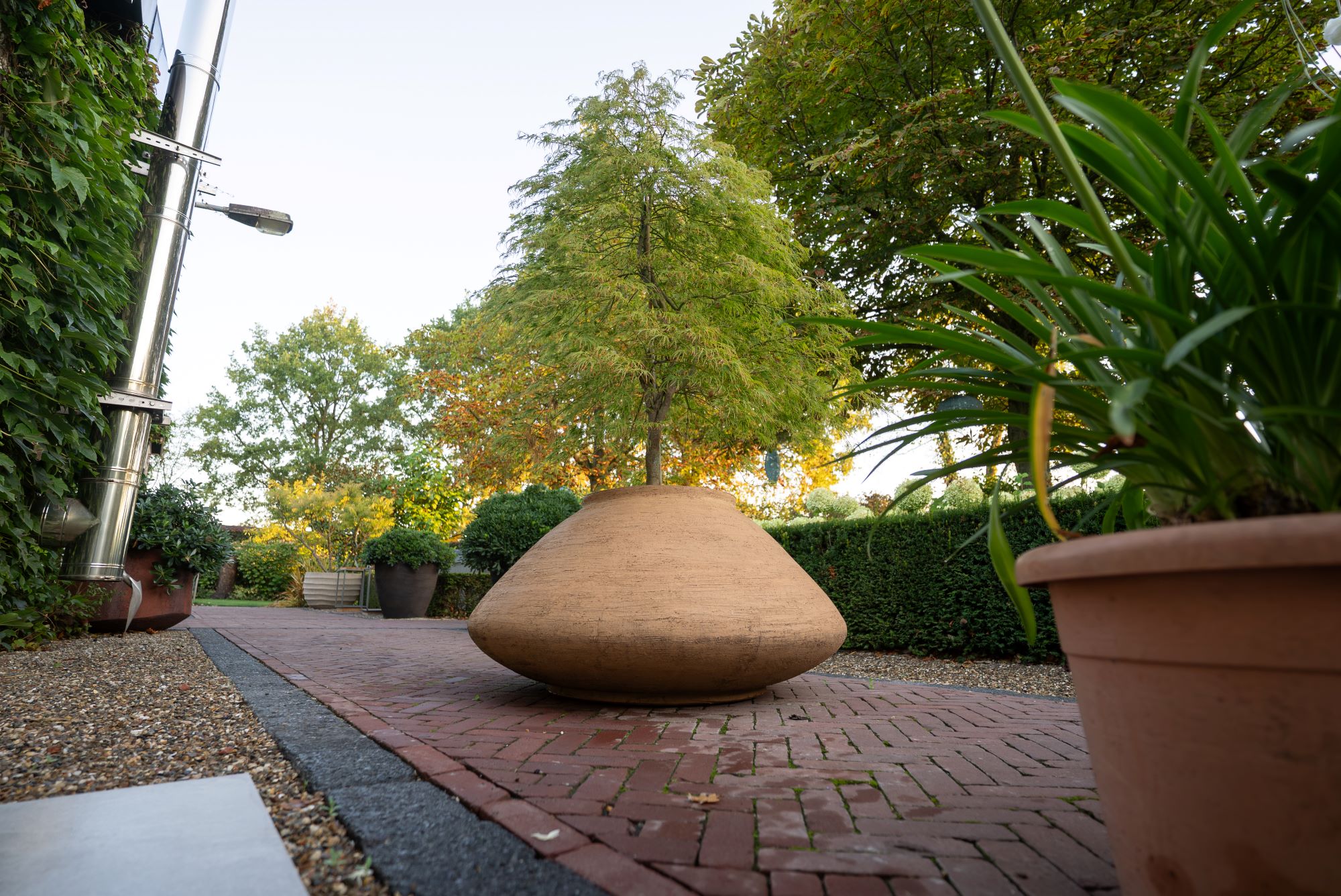 luxe pot in tuin