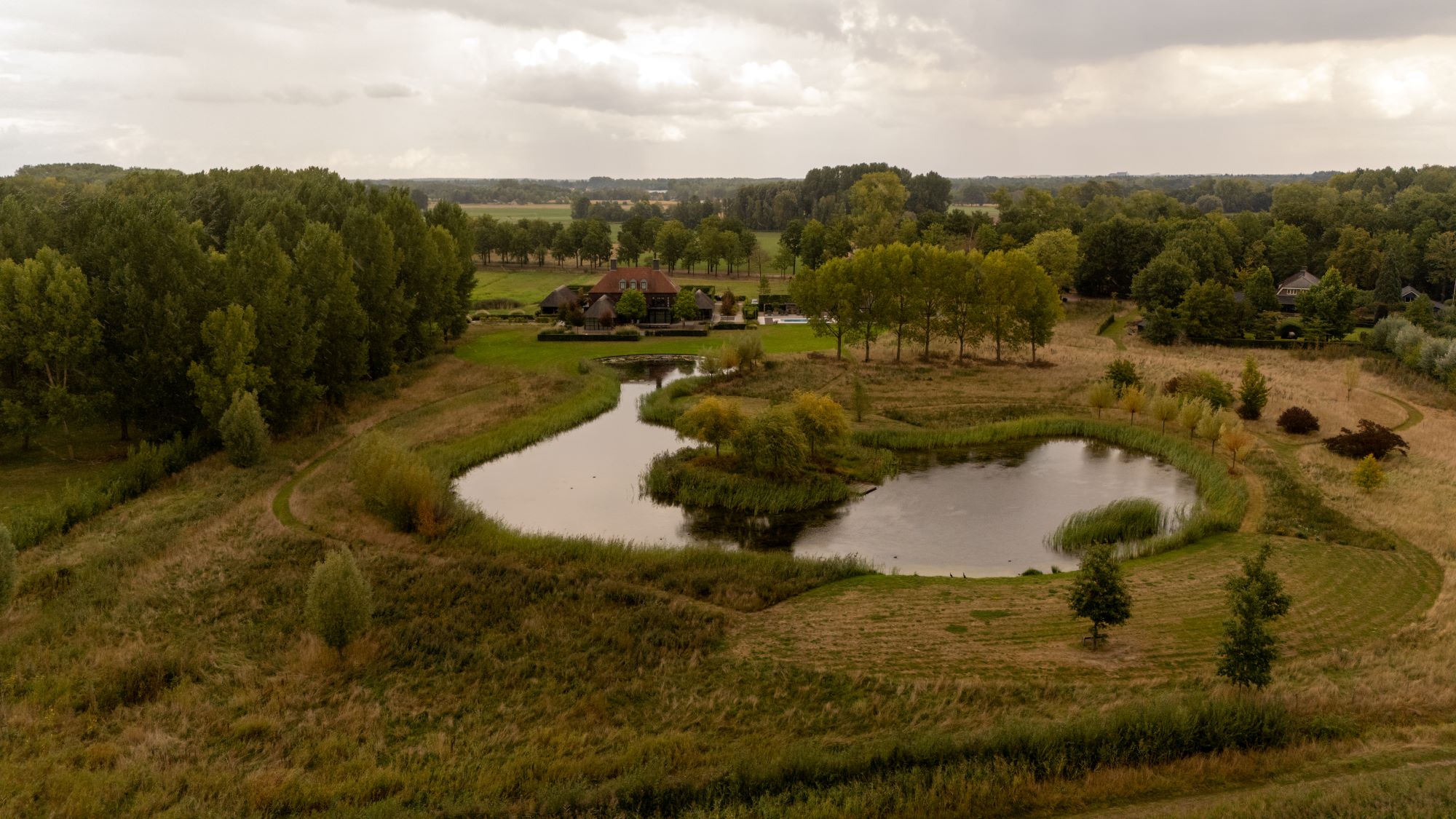 tuin met vijver