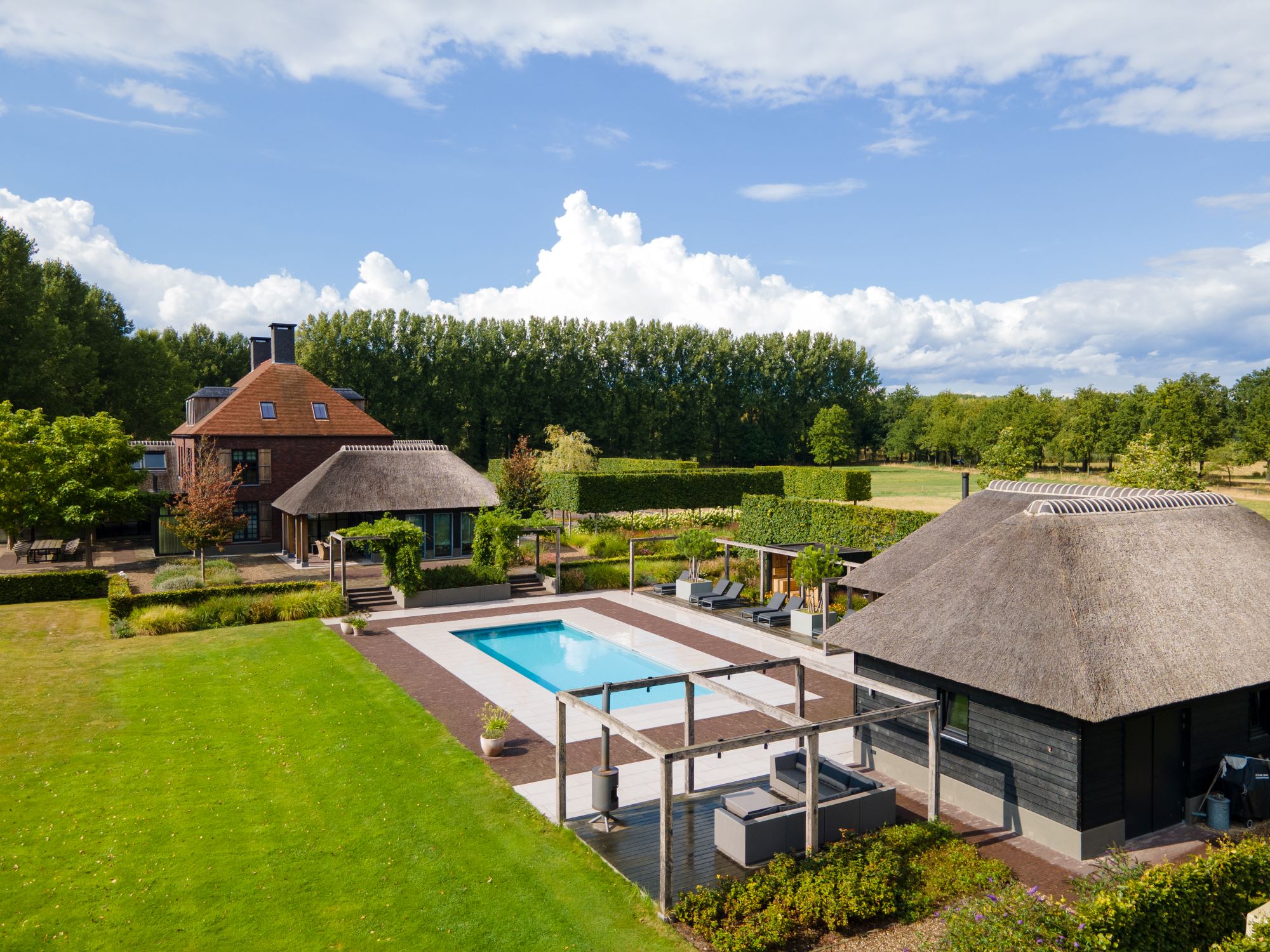 exclusieve tuin bij villa