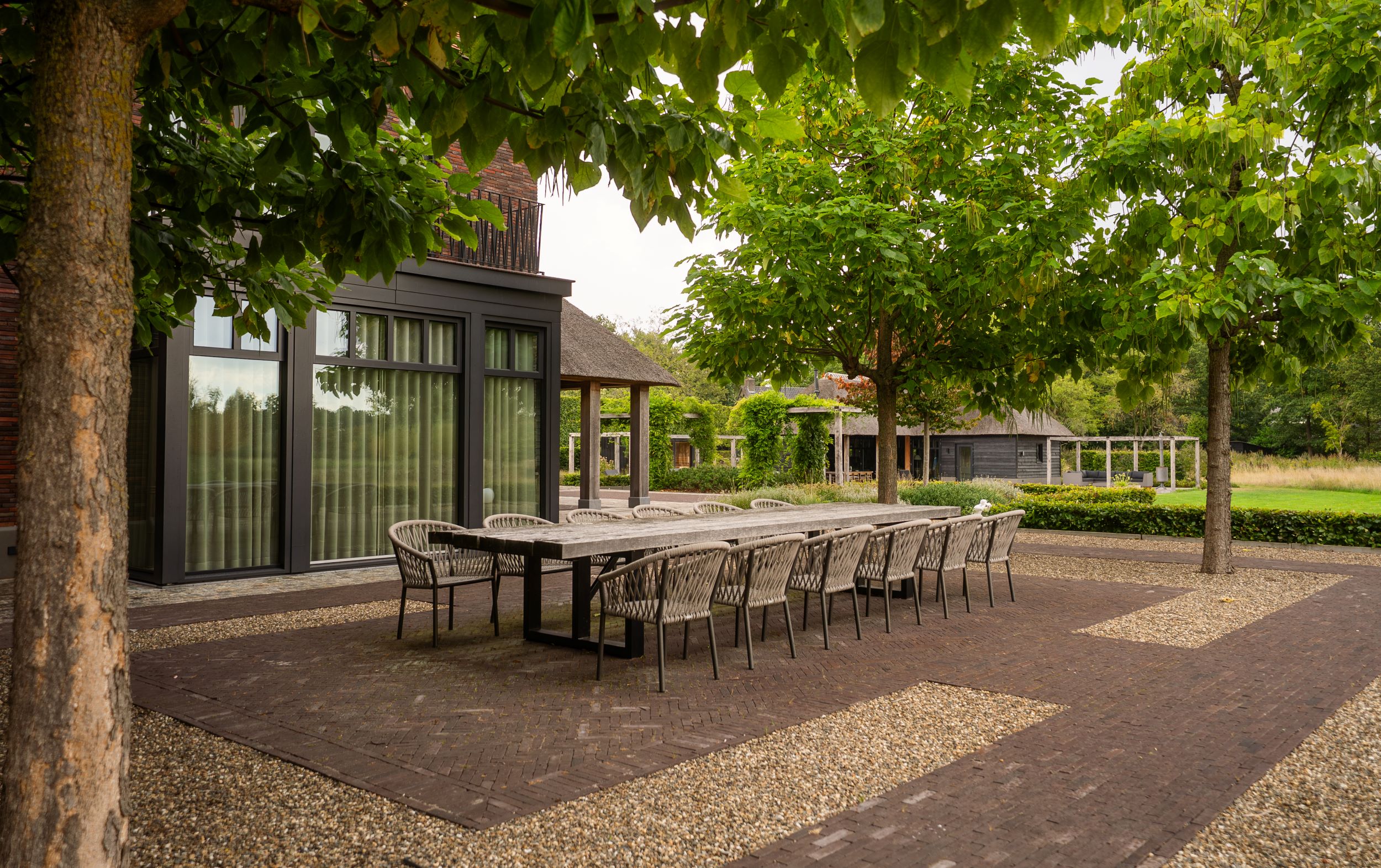 luxe terras in tuin