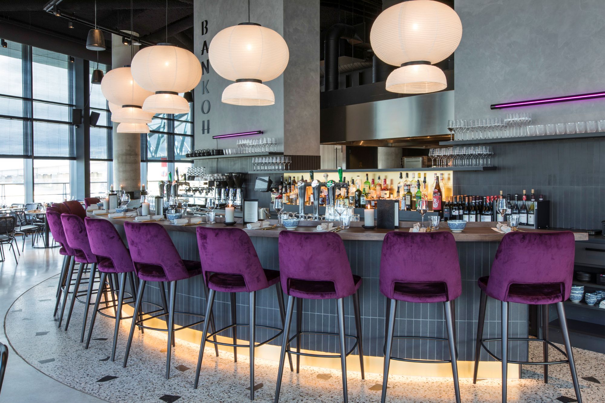 horeca inrichting met luxe meubels