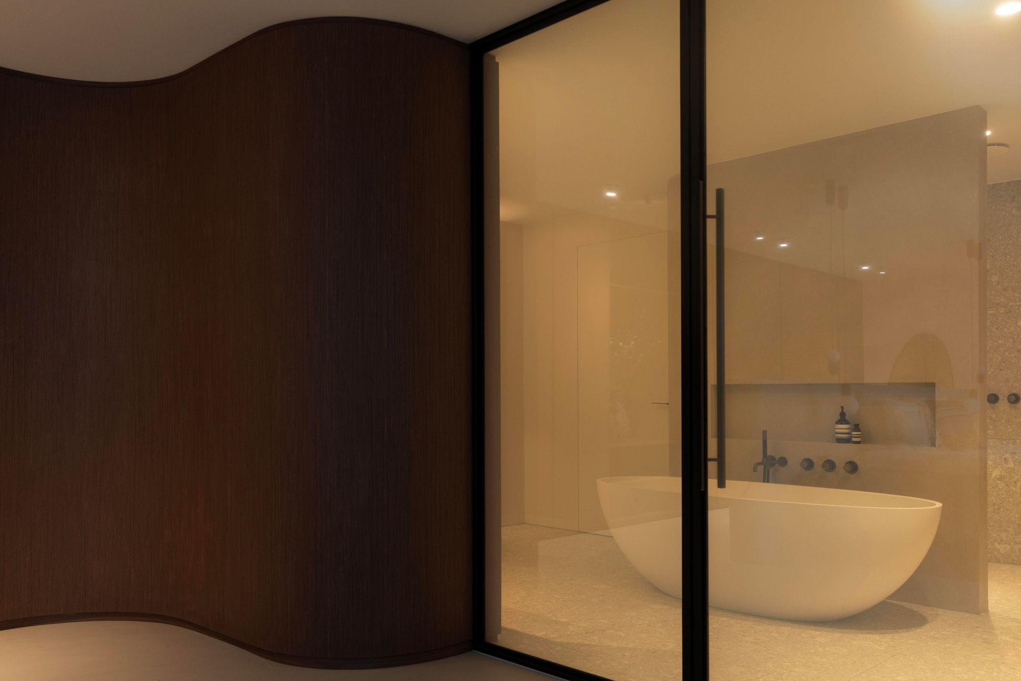 inkijk badkamer