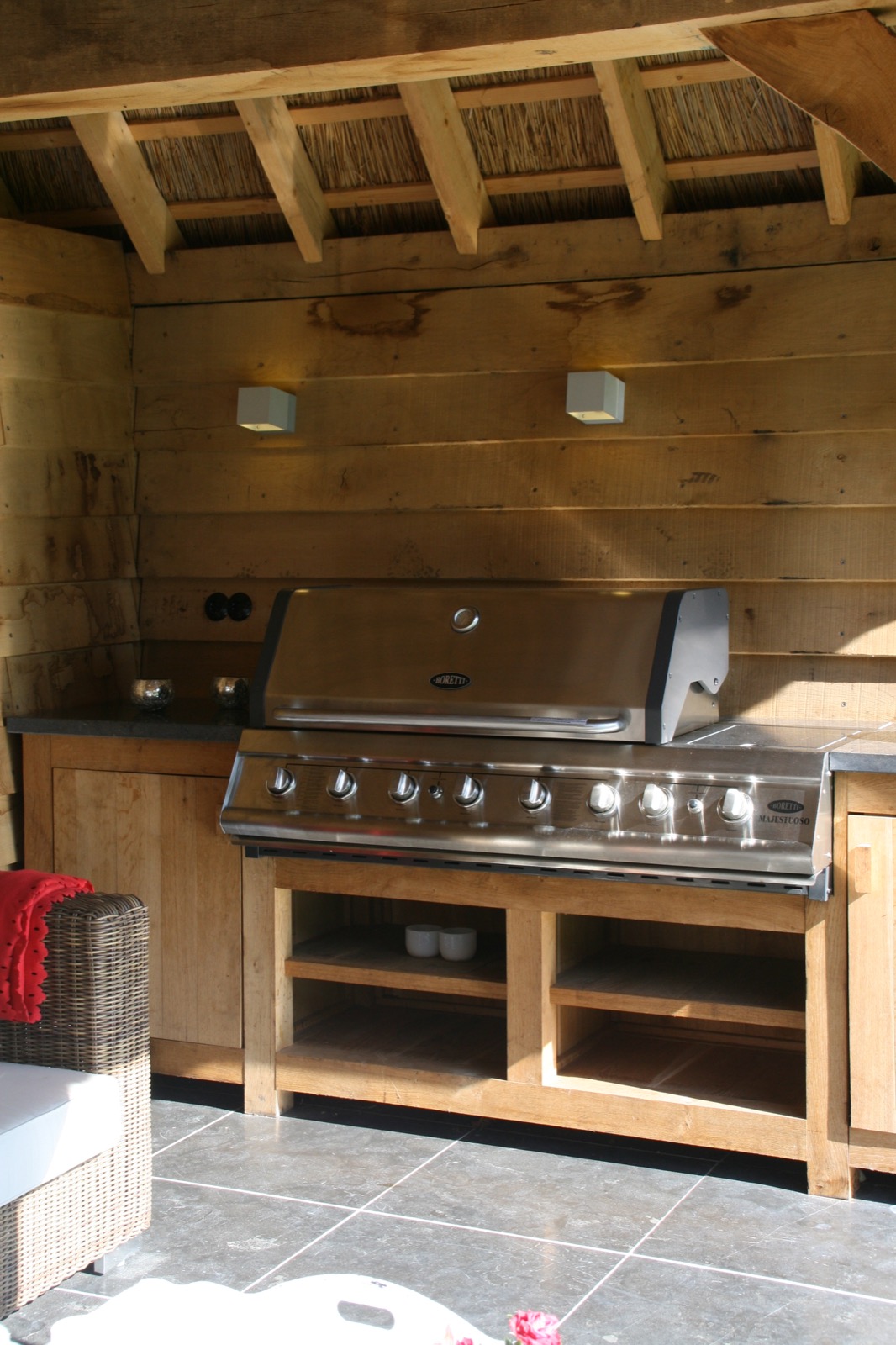 luxe buitenkeuken in maatwerk bijgebouw