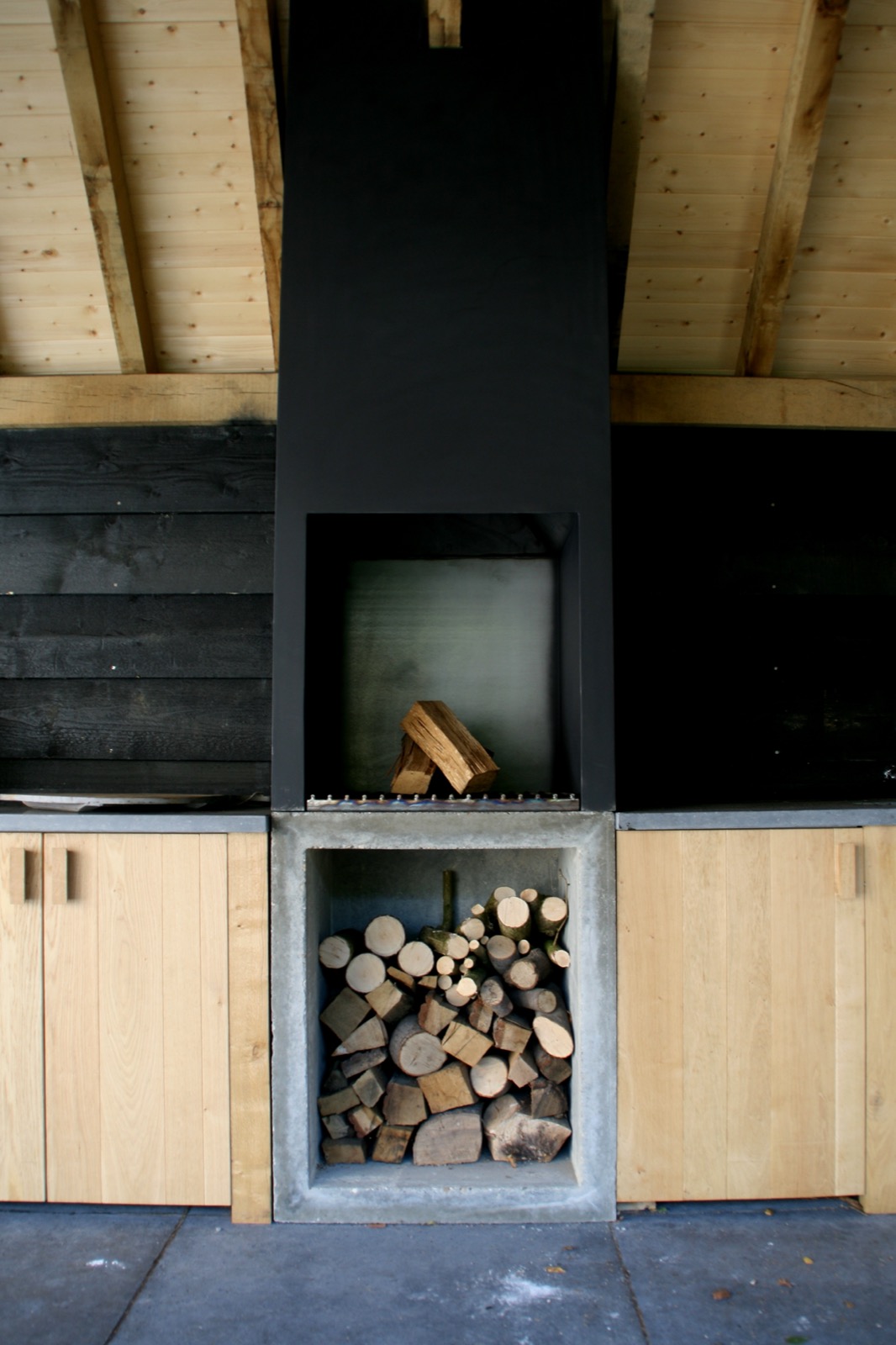eiken meubel met haard