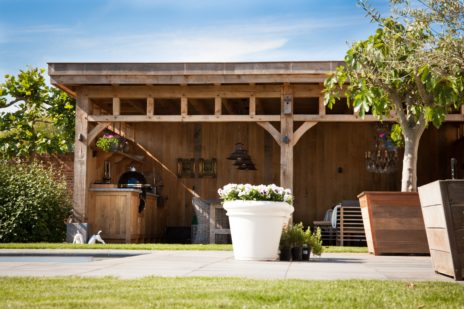 luxe bijgebouw van hout