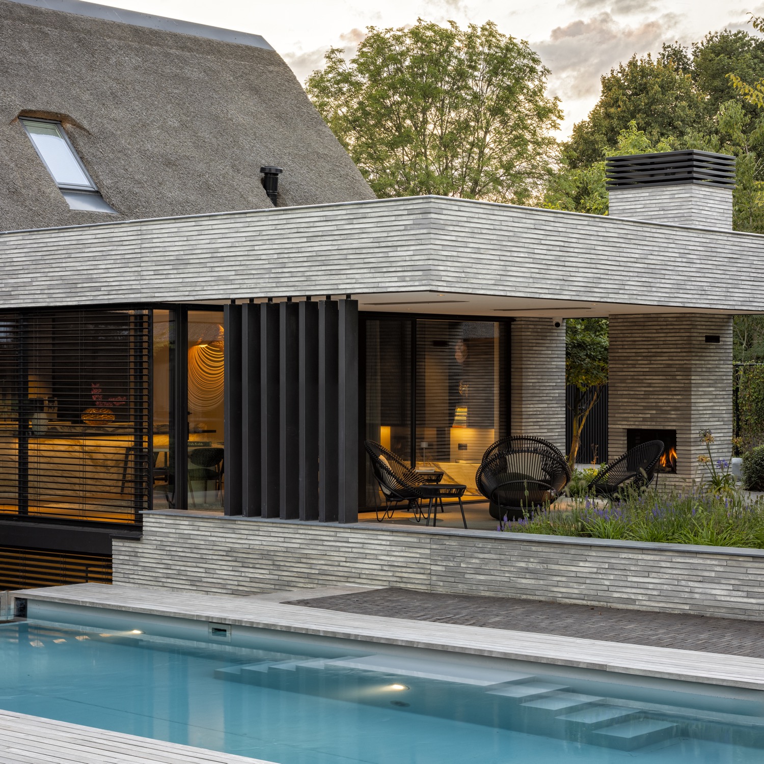 zwembad bij luxe villa