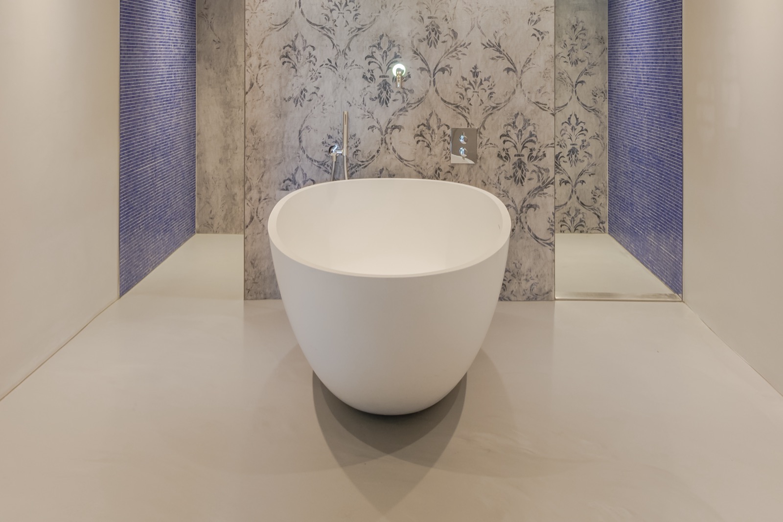 badkamer met design gietvloer