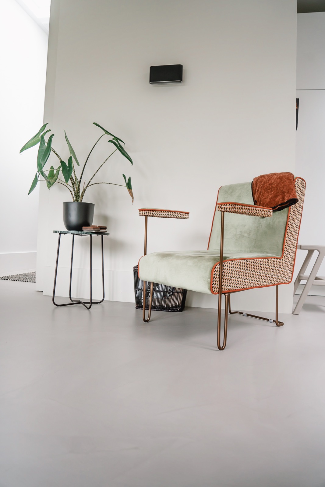 luxe gietvloer met fauteuil
