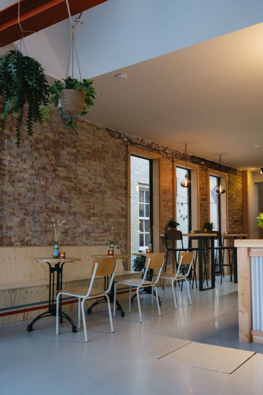 restaurant interieur met gietvloer