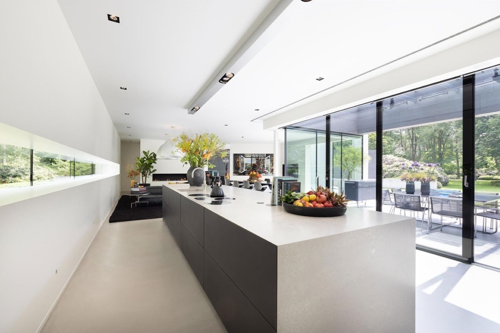 luxe keuken met design gietvloer