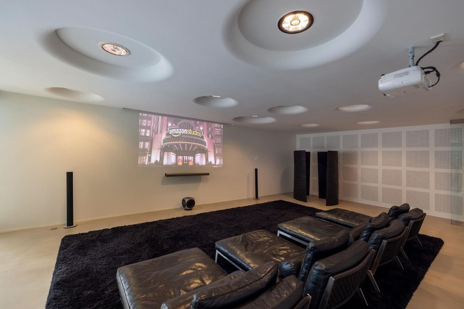 thuisbioscoop met gietvloer