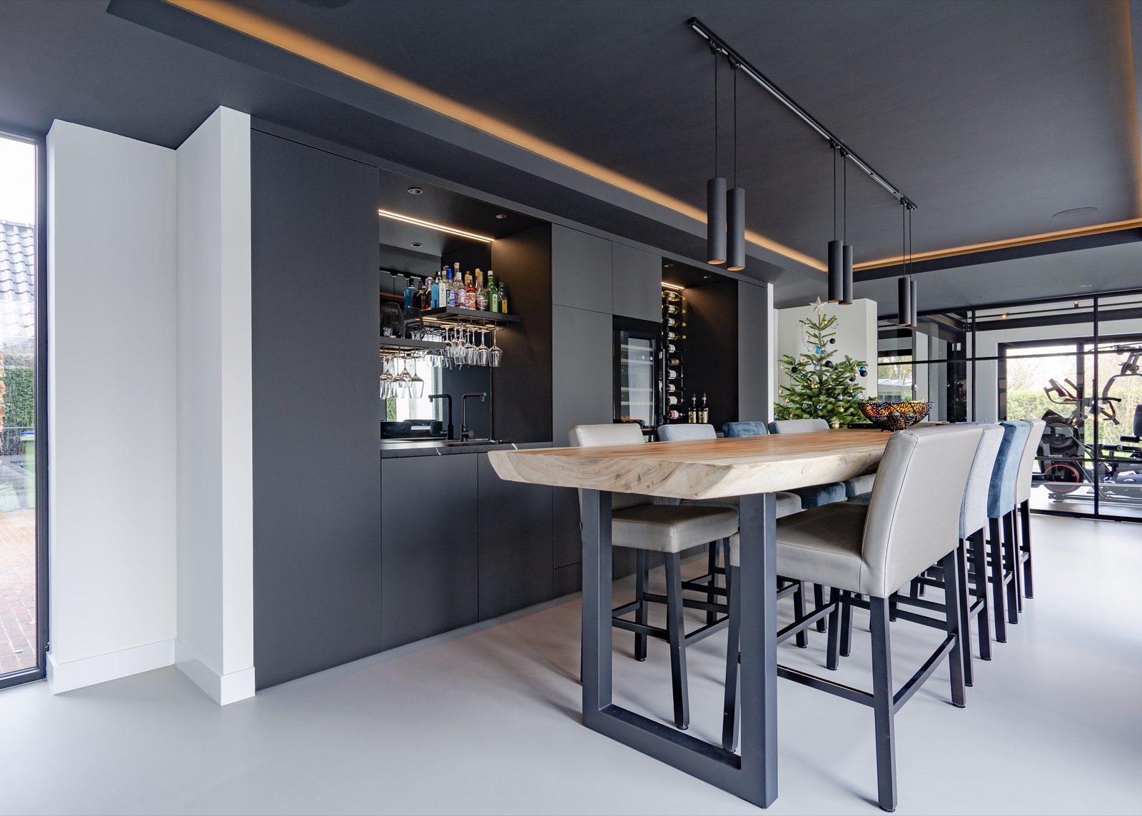 bar met luxe gietvloer